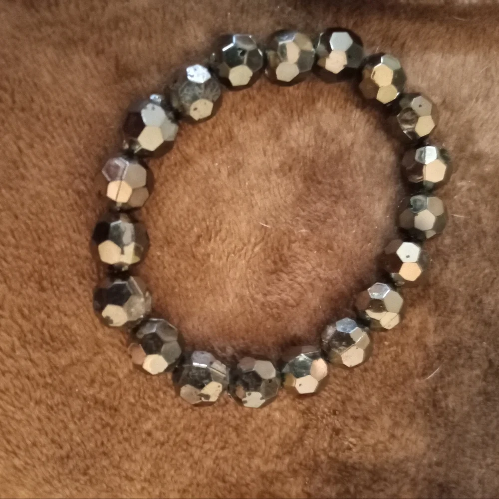 Bracelets - Picture 5 of 6